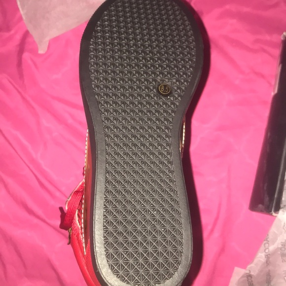 Shoes - Picture 4 of 7